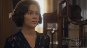 Isabel (Giullia Buscacio) em cena de Éramos Seis (Foto: Reprodução/Globo)