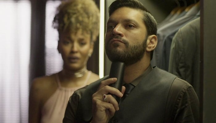 Armando Babaioff (Diogo) em cena de Bom Sucesso, que cresceu em audiência (Foto: Reprodução/Globo)