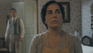 Lola (Gloria Pires) sofrerá com a partida de Alfredo em Éramos Seis (Foto: Reprodução/Globo)