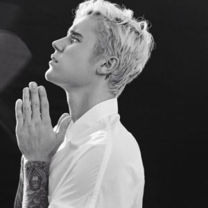 Em live com pastor, Justin Bieber defende fé em Jesus (Foto: Reprodução)