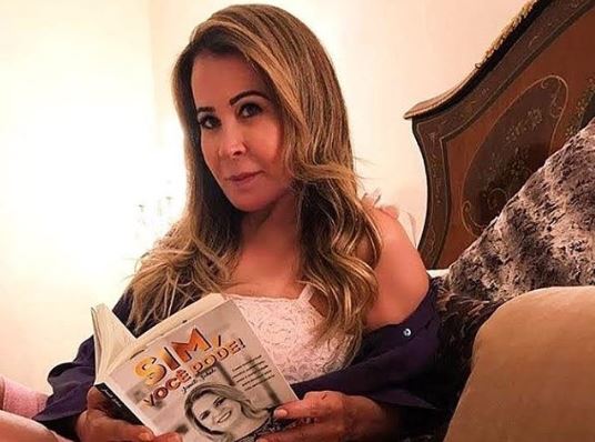 A famosa empresária e ex-mulher do cantor sertanejo Zezé Di Camargo, Zilu Godoi causou ao ser pedida em casamento de forma inusitada (Foto: Reprodução/Instagram)