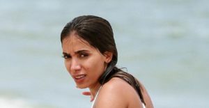 Anitta pega praia no seu dia de folga (Imagem: Instagram)