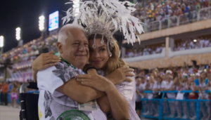 Antonio Fagundes (Alberto) e Grazi Massafera (Paloma) em cena de Bom Sucesso, que teve audiência recorde às quartas (Foto: Reprodução/Globo)