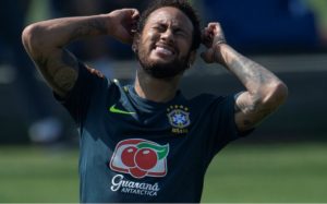 Imagem do post Neymar dá em cima de atriz e faz público morrer de vergonha com cantada bizarra: “Que p#rra”