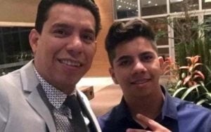 Tô chocada! Filho de pastor Anderson do Carmo se irrita com Flordelis e faz revelação na internet - Foto: reprodução Facebook