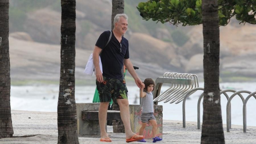 Pedro Bial com a filha (Foto: AgNews)