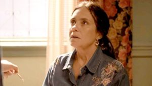 Thelma (Adriana Esteves) será desmascarada após armar contra o filho em Amor de Mãe (Foto: Reprodução/Globo)