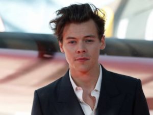 Harry Styles continua faturando milhões após saída do One Direction (Foto: Reprodução)