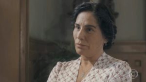 Lola (Gloria Pires) doará aliança que era do marido em Éramos Seis (Foto: Reprodução/Globo)