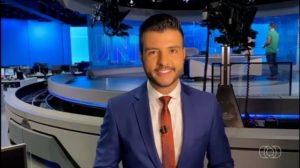 Matheus Ribeiro é um dos apresentadores do Jornal Nacional (foto: reprodução/TV Anhanguera)