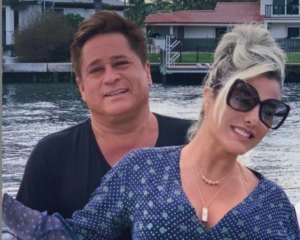 A esposa do famoso cantor sertanejo, Leonardo, Poliana Rocha deixou os seus seguidores de queixo caído ao aparecer só de biquíni nas redes sociais (Foto: Reprodução/Instagram)