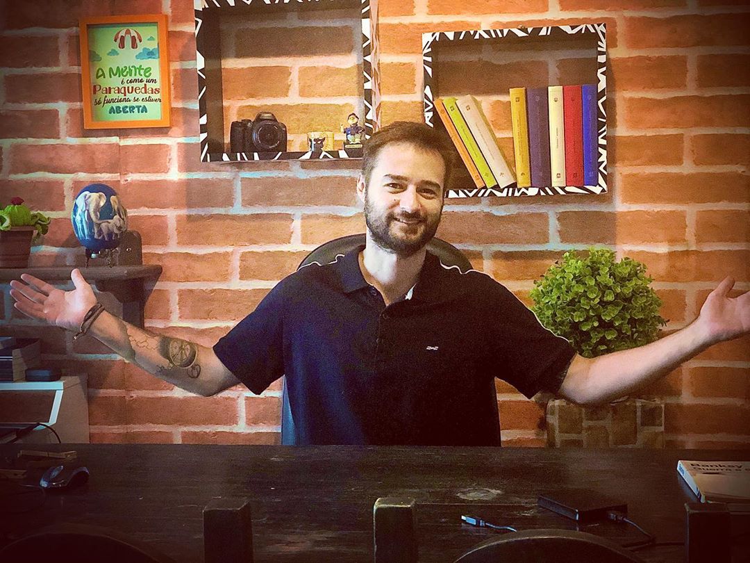 Alessandro Lo-Bianco é colunista do A Tarde é Sua (Foto: Reprodução/Instagram)