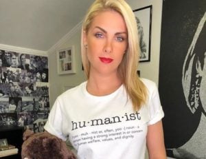 A apresentadora Ana Hickmann deu o que falar ao desistir de ser loira e exibir resultado (Foto: Reprodução)