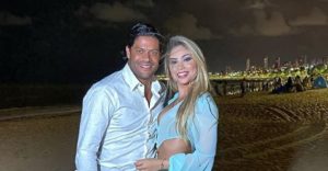 O famoso jogador de futebol, Hulk ao lado de sua nova esposa Camila Ângelo, sobrinha de sua ex-mulher (Foto: Reprodução)