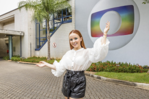 Larissa Manoela anunciou contrato com a Globo (Foto: Globo / Sergio Zalis)