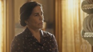 Lola (Gloria Pires) sofrerá com a tragédia de Carlos em Éramos Seis (Foto: Reprodução/Globo)