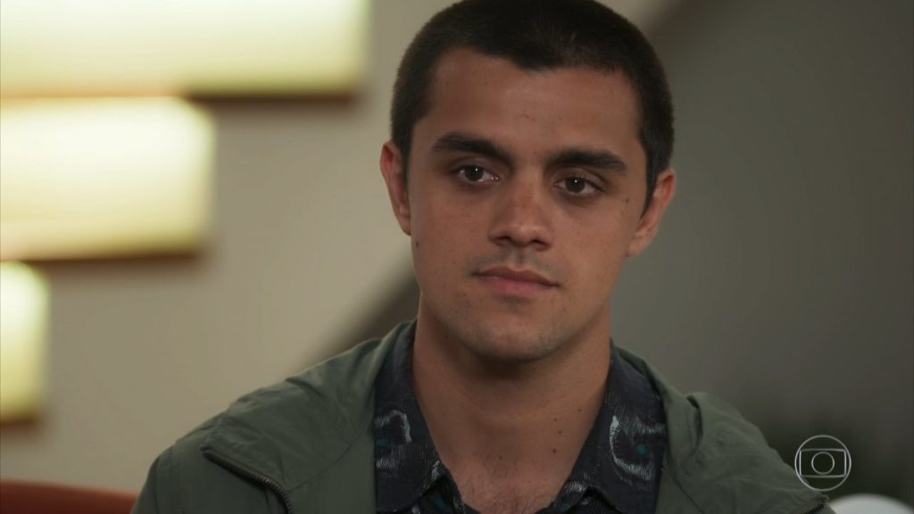 Téo (Felipe Simas) em Salve-se Quem Puder (Foto: Reprodução/Globo)