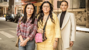 Adriana Esteves (Thelma), Regina Casé (Lurdes) e Taís Araújo (Vitória), as protagonistas da novela Amor de Mãe (Foto: Globo/João Cotta)