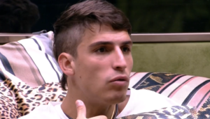 Felipe Prior foi corrigido por Boninho após não conseguir pronunciar corretamente iogurte no BBB20 (Foto: Reprodução/BBB)