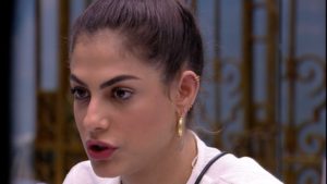 A modelo Mari Gonzalez chegou a ser acusada de naturalizar a zoofilia durante uma conversa no BBB 20 (Foto: Reprodução / TV Globo)