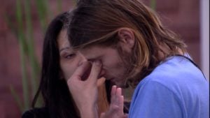 Daniel é consolado por Ivy no BBB20 (Foto: Reprodução)