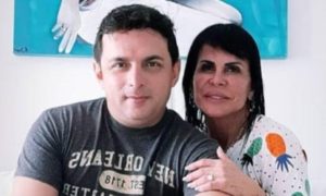 Gretchen apareceu com namorado saxofonista e de alianças - Foto: Reprodução