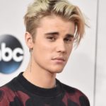 Justin Bieber escorraça seguidora após ela defender Donald Trump (Foto: Reprodução)