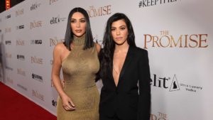 Kim Kardashian fala sobre briga física que teve com irmã Kourtney (Foto: Reprodução)