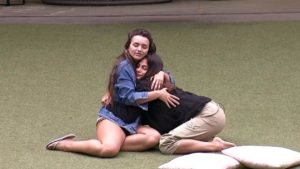 Rafa e Mari fazem as pazes no BBB20 (foto: reprodução)