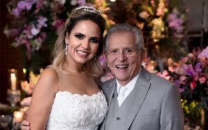 Carlos Alberto de Nóbrega e a esposa, Renata Domingues (Foto: Divulgação)