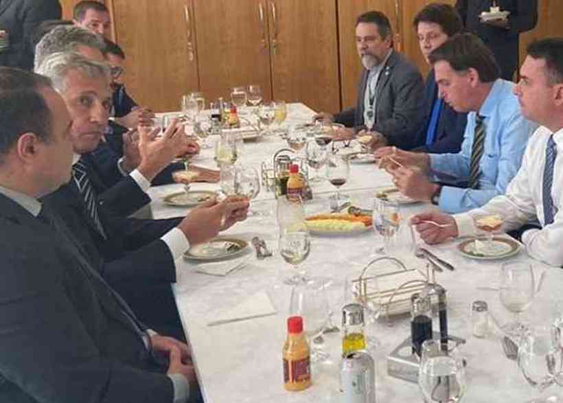 Bolsonaro convida Mário Frias (Foto: Estadão)