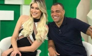 Renata Fan e Denilson, do Jogo Aberto, são amigos dentro e fora da TV (Foto: Reprodução / Band)