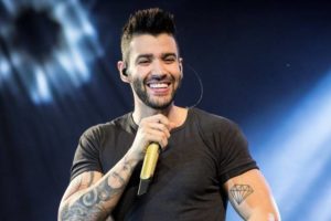 Gusttavo Lima, que está sem aparecer na Globo, pode ir para a concorrência - Foto: Divulgação