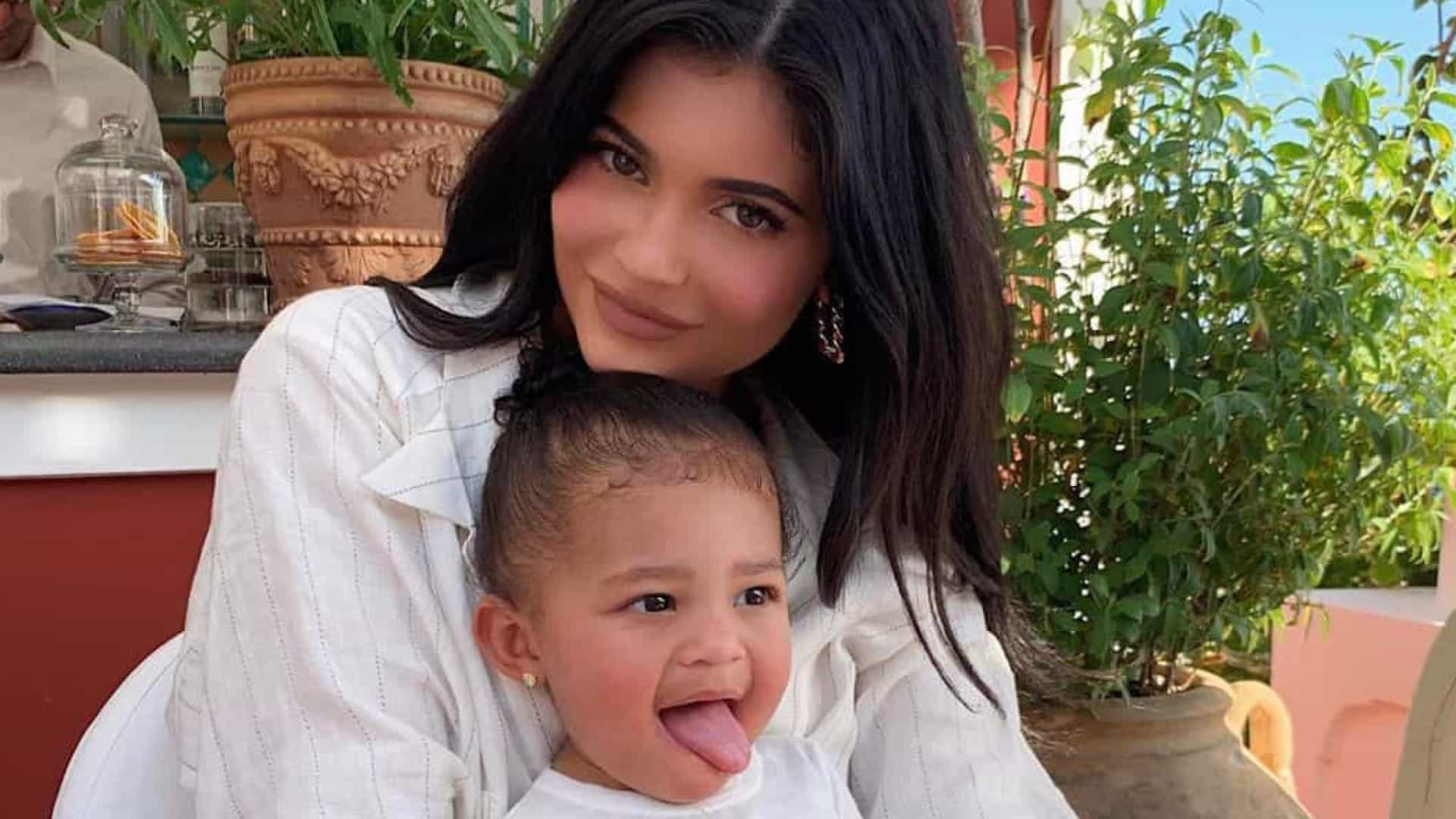 Sobre racismo, Kylie Jenner revela que teme pela filha, Stormi (Foto: Reprodução)