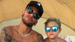 Neymar é repreendido pelo filho (Foto: Reprodução)