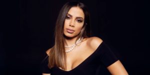 Anitta seguiu de viagem com as amigas para a Europa, onde realizará alguns trabalhos (Foto: Reprodução)