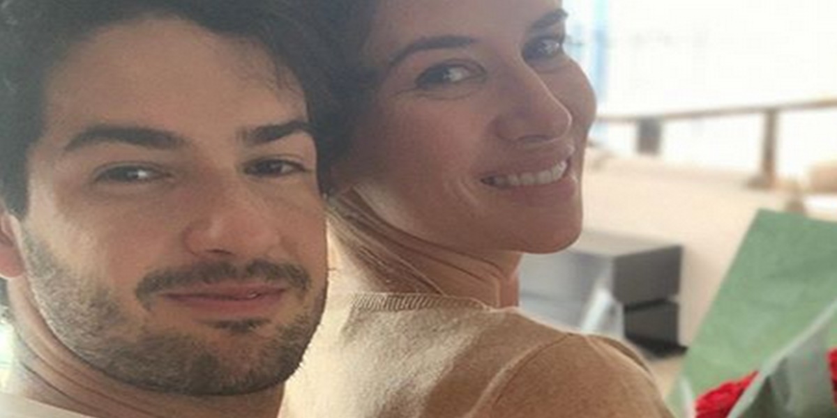 Alexandre Pato compartilhou foto em momento íntimo com Rebeca Abravanel (Foto: Reprodução)