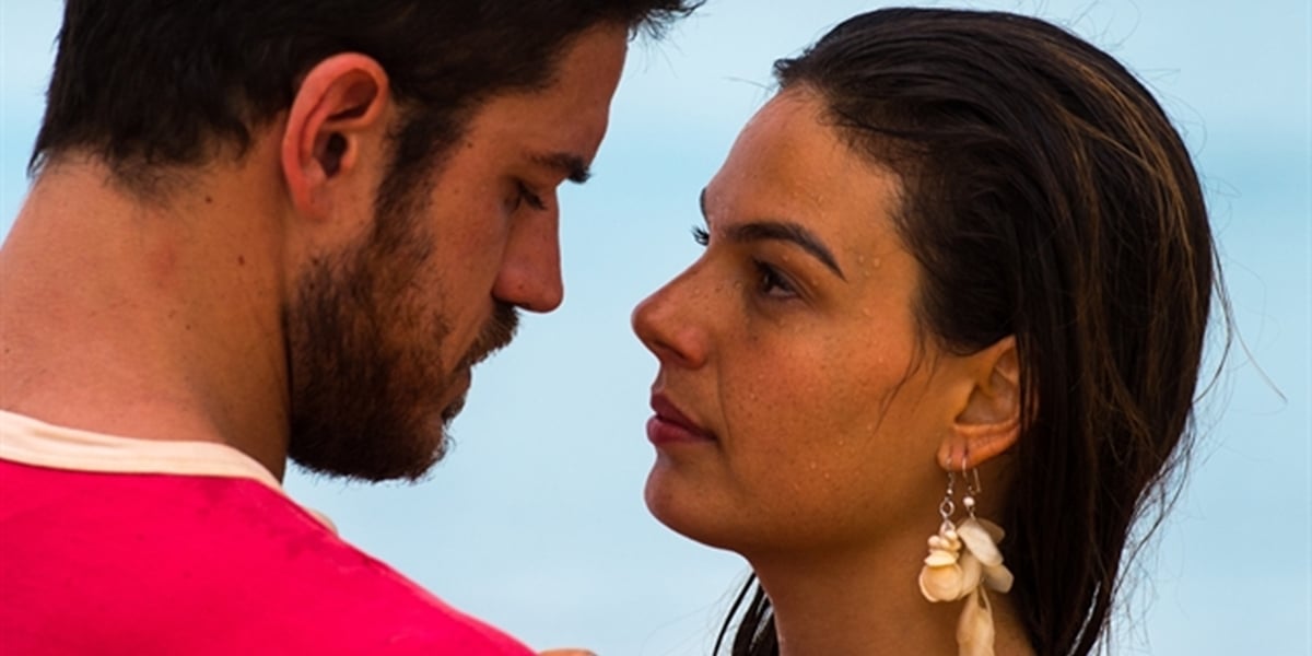  Zeca (Marco Pigossi) e Ritinha (Isis Valverde) em A Força do Querer (Foto: Globo/Estevam Avellar)