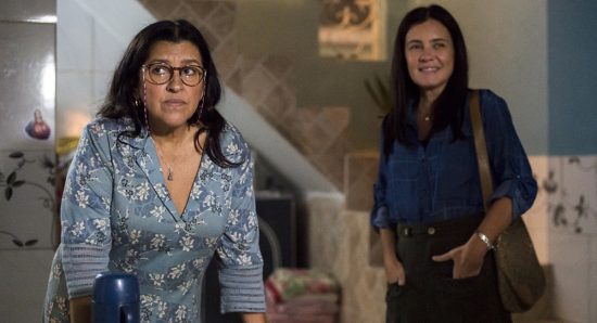 Lurdes e Thelma em cena da novela Amor de Mãe, da Globo - Foto: Reprodução