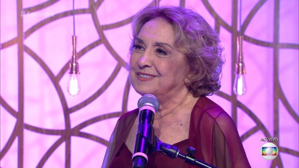 Fina Estampa - Eva Wilma comenta reprise e causa espanto: "Fico brava"