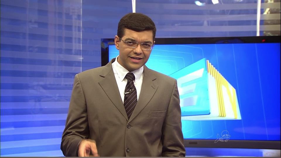 Jornalista se confunde ao vivo na Globo e entrega programa para Maju Coutinho (Foto: Reprodução)