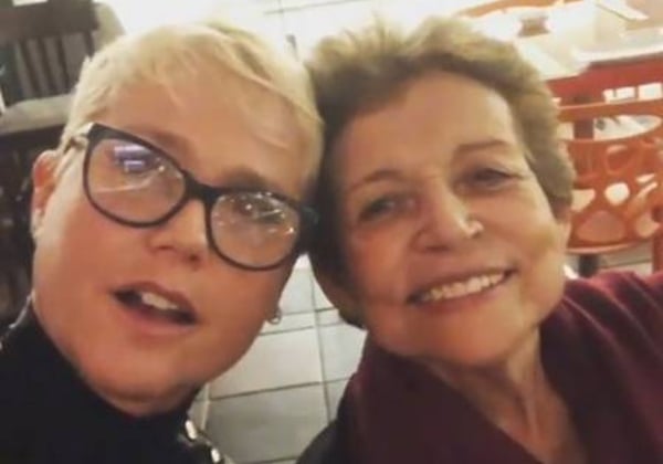 Xuxa Meneghel Diz Que Sua Segunda Mae Esta Doente Estado Grave