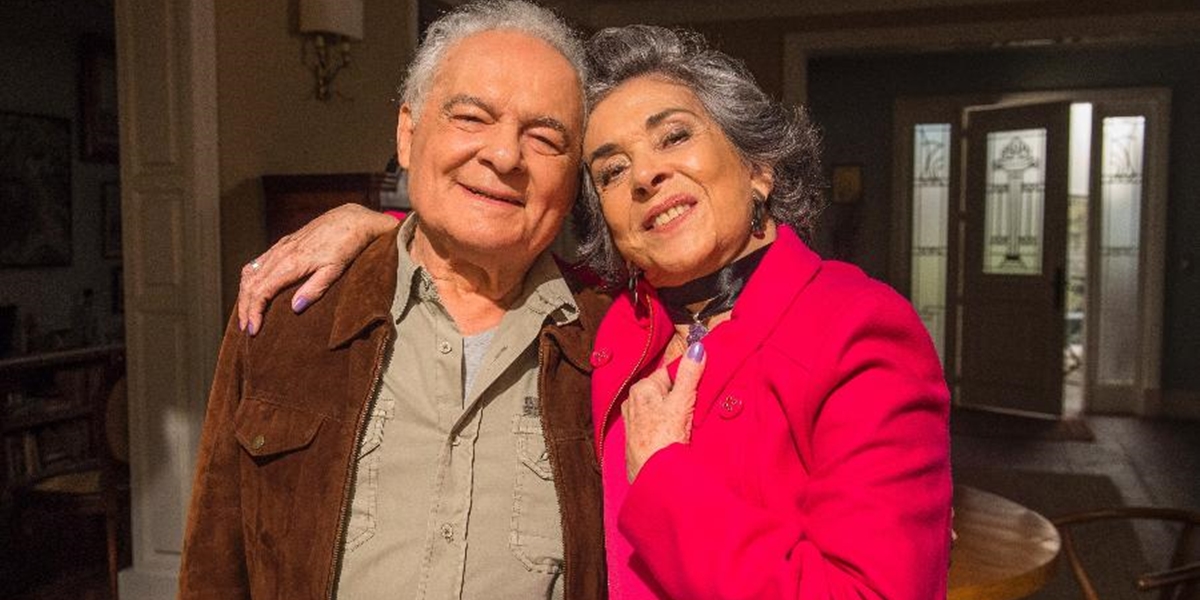 Garcia (Othon Bastos) e Elvira (Betty Faria) em A Força do Querer (Foto: Globo/Mauricio Fidalgo)