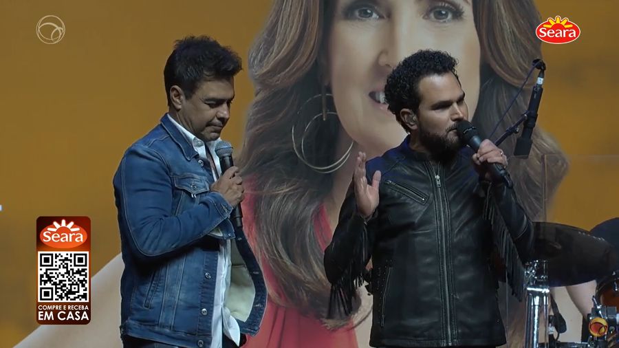 Foto gigante de Fátima Bernardes roubou a cena em show de Zezé di Camargo e Luciano Camargo