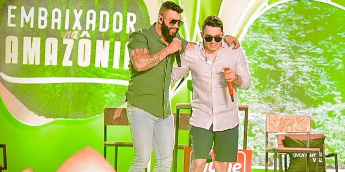 Gusttavo Lima e Jonas Esticado na live de ontem (Foto: Reprodução/Instagram)