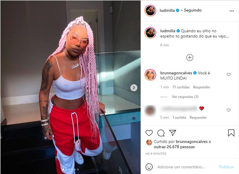 Ludmilla posa de regata branca e transparente sem nada por baixo - (Reprodução/Instagram)