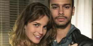 Sofia (Priscila Steinman) e Jacaré (Sergio Malheiros) em Totalmente Demais. (Foto: Divulgação)