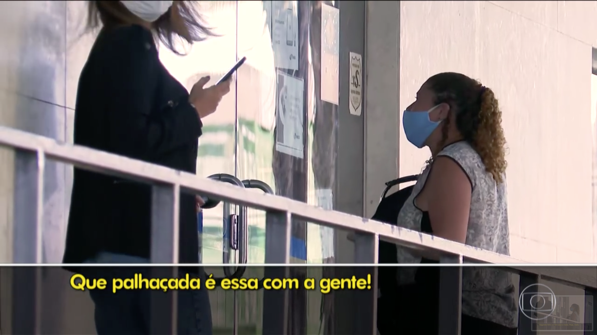 Mulher se revolta com ausência de atendimento no INSS (Foto: Reprodução)