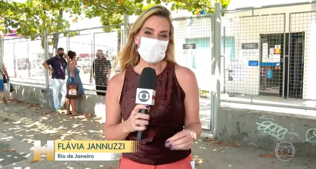 Repórter Flávia Jannuzzi no Jornal Hoje (Foto: Reprodução/ Globoplay)