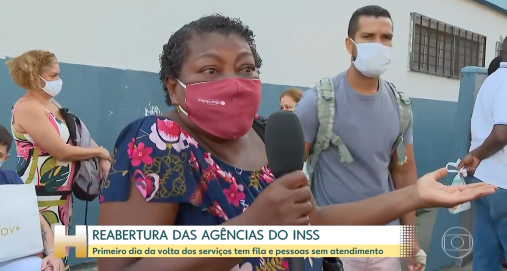 População reclama sobre falta de assistência no INSS (Foto: Reprodução/ Globoplay)